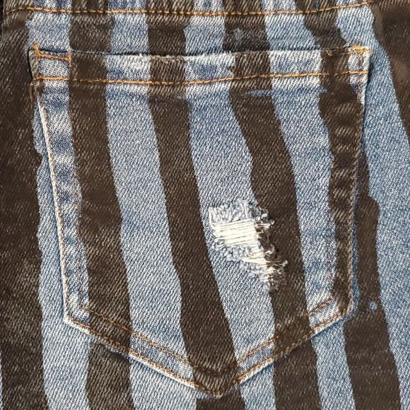 Birds of Prey Harley Quinn Destructed Jean Denim Shorts Size 5 Stars & Stripes - Picture 5 of 11